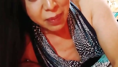 Shemale fucks a shemale with a strapon and a dildo