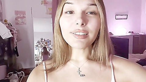 Bareback assfucking of a horny teen in amateur porn