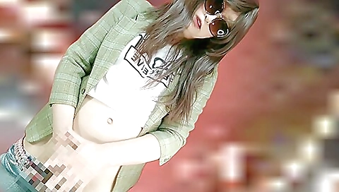 Asian girl with a hot ass takes a nice dick in her ass