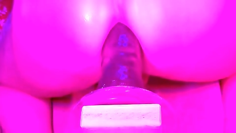 amateur with a big ass showing off in homemade solo